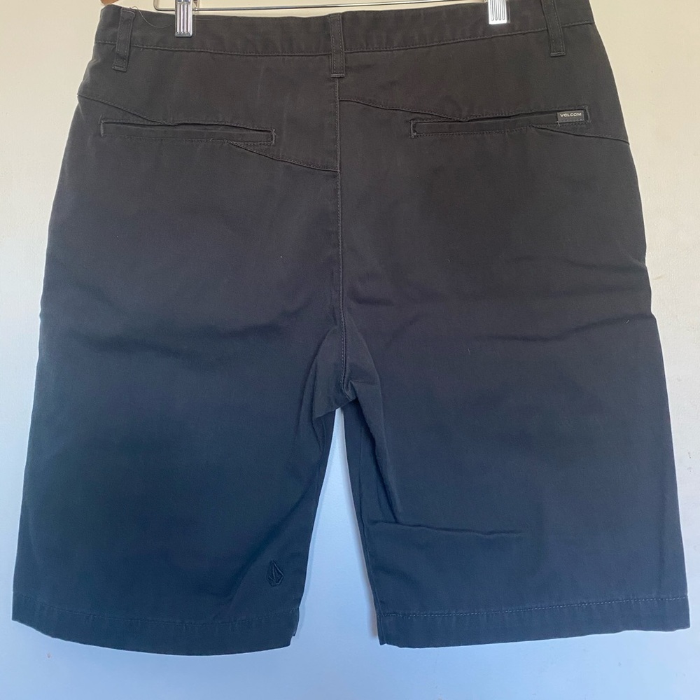 Volcom Work Shorts - Picture 2 of 3